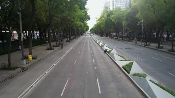 Беспилотник Спереди Заката Пасео Реформа Мехико Время Два Мотоциклиста Циркулируют — стоковое видео