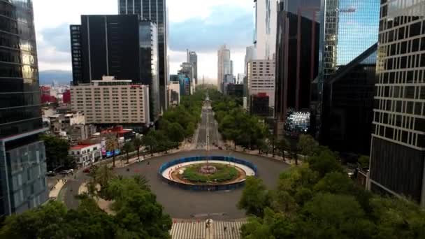 Drone Shot Descent Sunset Paseo Reforma Mexico City View Forest — Vídeo de stock