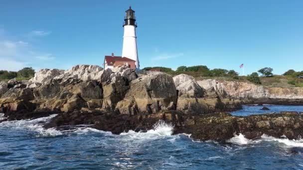 Rocky Kustlijn Van Atlantische Oceaan Portland Maine Cape Elizabeth Vuurtoren — Stockvideo
