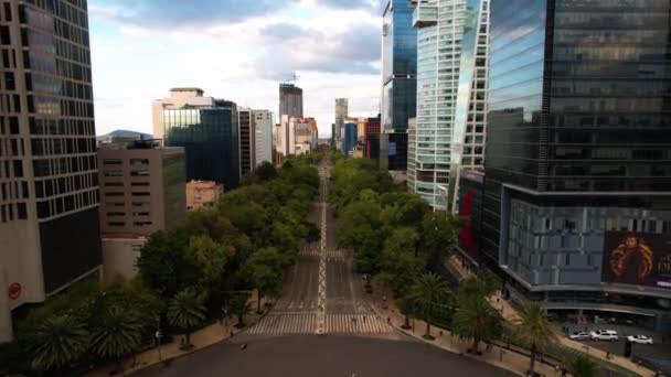 Drone Shot Descent Sunset Paseo Reforma Mexico City View New — Video Stock
