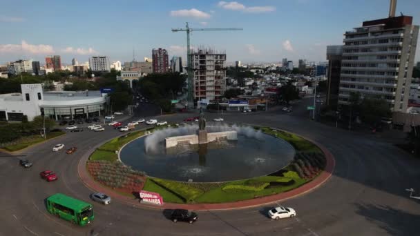 Повітряний Вид Навколо Статуї Мінерви Дорожнього Кола Гвадалахара Мексика Низький — стокове відео