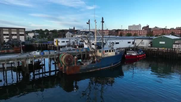 Barco Pesca Com Redes Doca Portland Maine Eua Lagosta Barcos — Vídeo de Stock