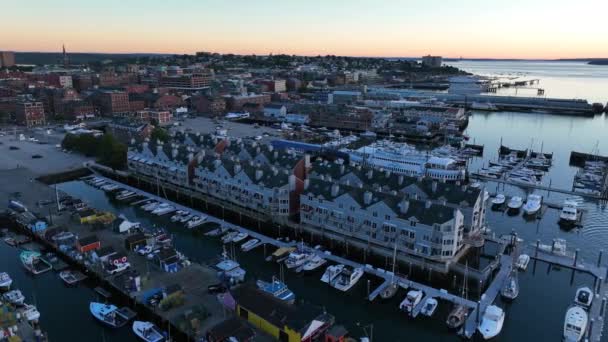 Portland Maine Antennája Napkeltekor Lőtte Fisherman Wharf Lakások Lakások Belvárosban — Stock videók