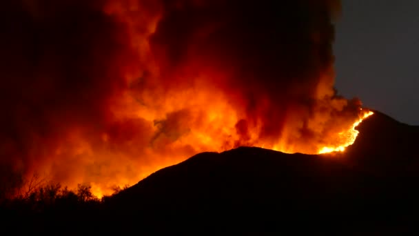Big Flames Smoke Vapor Hills Kalifornii Usa Wildfire Natural Disaster — Wideo stockowe