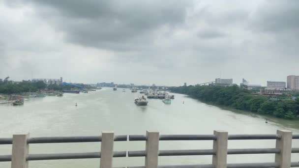 Οδήγηση Γέφυρα Στο Sylhet Πάνω Από Τον Ποταμό Surma Λιμάνι — Αρχείο Βίντεο