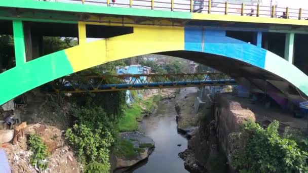 Forgalmas Reggeli Forgalom Áthalad Hídon Malangban Indonéziában — Stock videók