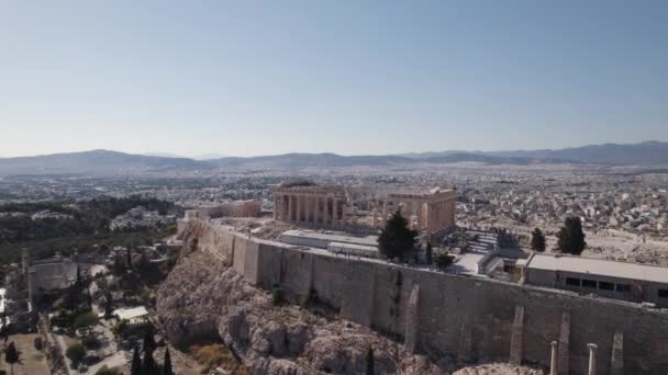 Беспилотник Летит Знаковому Парфенону Расположенному Афинском Акрополе — стоковое видео