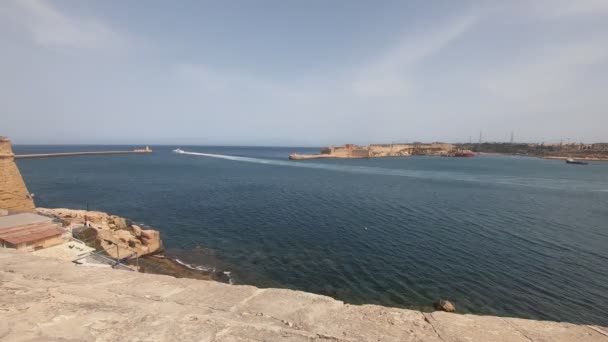 Přístup Grand Harbouru Přes Elmo Breakwater Vallettě Malta Včasné Záběry — Stock video