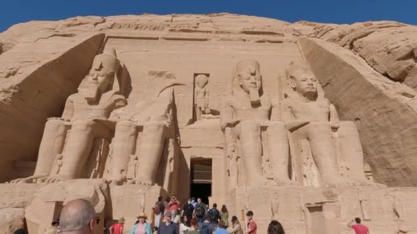 Berühmter Abu Simbel Felsentempel Massive Statuen Felsen Gehauen Touristische Historische — Stockvideo