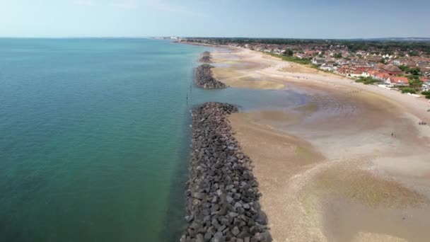 英国苏塞克斯米德尔顿美丽的海滨海岸线 — 图库视频影像