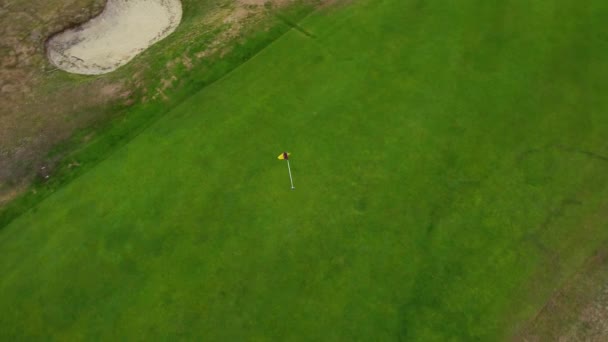 Aerial Circling Golf Course Hole Green Royston Hertfordshire England — Stock Video