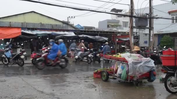Monsun Season Och Kommande Regnstorm Vietnam Människor Framför Den Traditionella — Stockvideo
