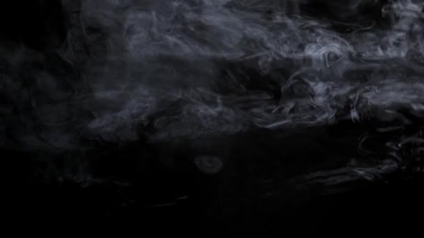 Μεσαία Ποσότητα Καπνού Που Επιπλέει Στον Αέρα Και Εξαφανίζεται Ξαφνικά — Αρχείο Βίντεο