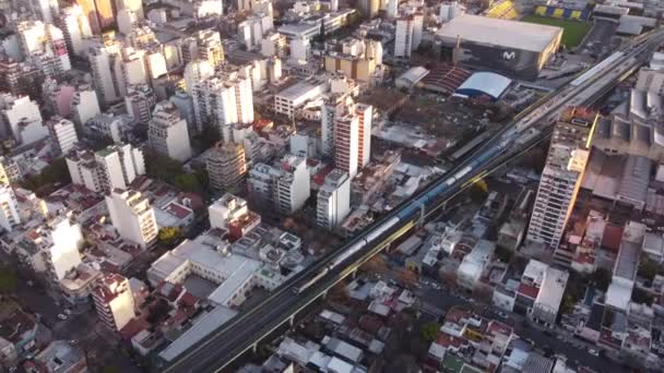 Vonat Átkelés Külvárosi Környéken Buenos Aires Város Argentína Légi Drón — Stock videók