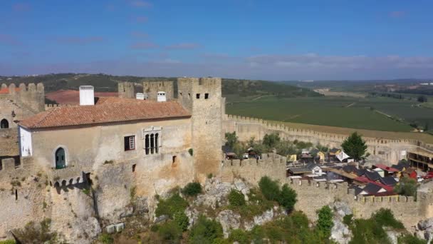 Letecký Pohled Kolem Pevnosti Castelo Bidos Slunném Portugalsku Kroužící Dron — Stock video