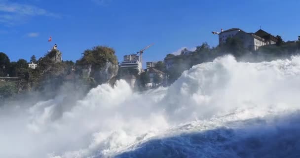 真正的近距离射击 莱茵河瀑布 位于瑞士沙夫豪森附近的欧洲最大瀑布 由Drone开发 — 图库视频影像