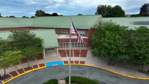 Škola Usa Americkou Vlajkou Veřejné Vzdělání Pro Studenty Spojených Státech — Stock video