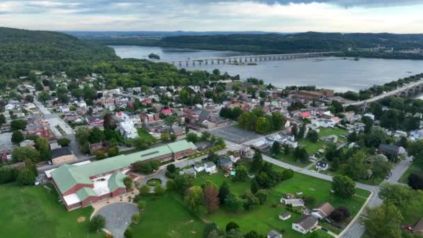Amerika Nın Küçük Bir Kasabası Havadan Çekim Yapıyor Susquehanna Nehri — Stok video