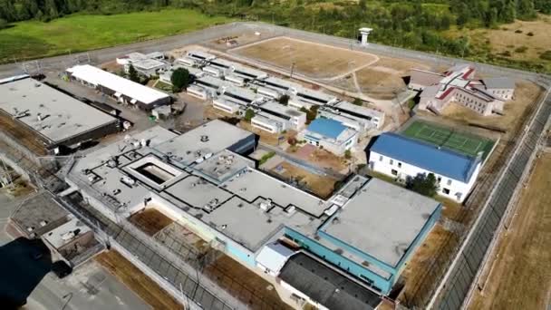 Centro Detención Prisión Misión Columbia Británica Canadá Disparo Aéreo Drones — Vídeo de stock