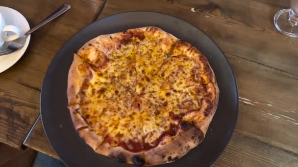 Pizza Cocida Restaurante Islandia — Vídeos de Stock
