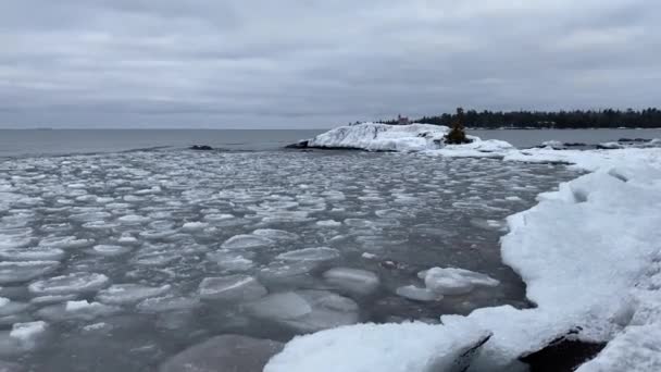 位于密歇根铜港的苏必利尔湖冬季 — 图库视频影像