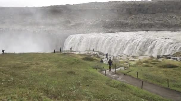 Detifoss Wodospady Islandii Szerokim Czasem Ujęcia Upływu Czasu Ludźmi — Wideo stockowe