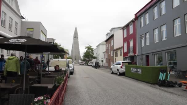Downtown Reykjavik Ijsland Met Auto Rijden Straat — Stockvideo