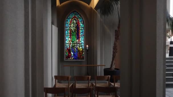 Eglise Hallgrmskirkja Reykjavik Islande Intérieur Montrant Des Vitraux Avec Vidéo — Video