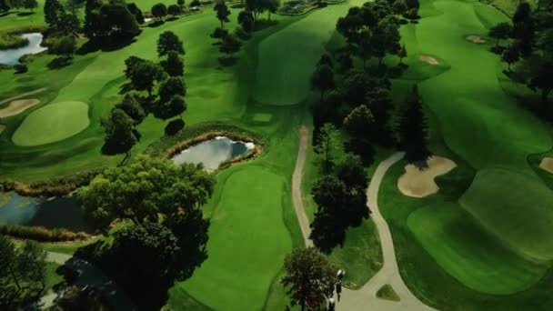 Aerial Drone Forward Moving Shot Green Golf Club Northbrook Illinois — Stock Video
