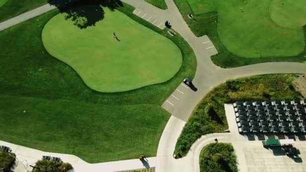 Tiro Aéreo Pessoa Que Joga Golfe Clube Privado Northbrook Illinois — Vídeo de Stock