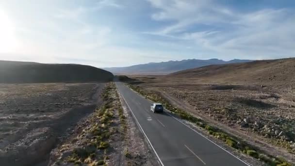 Отслеживание Кадре Автомобильной Езды Дикому Ландшафту Перу Затем Останавливается — стоковое видео