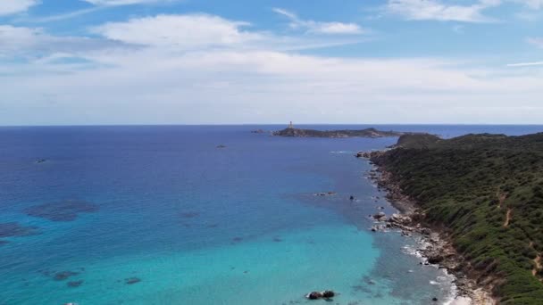 카르보나라 이탈리아 사르데냐의 해안선 장관을 이루는 해안선을 공중에서 내려다본 — 비디오