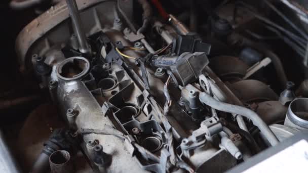 自動車エンジンの自動車整備用バルブの閉鎖 — ストック動画
