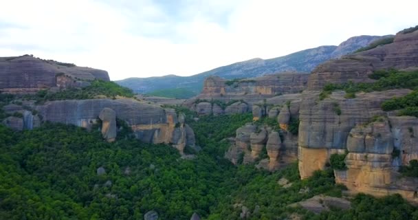 Luftflug Auf Den Felsen Roca Del Corb Den Pyrenäen Spanien — Stockvideo