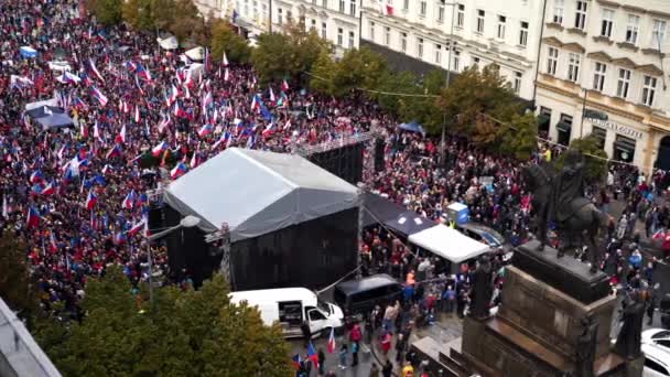 Palcoscenico Sotto Statua San Venceslao Una Massiccia Manifestazione Praga — Video Stock