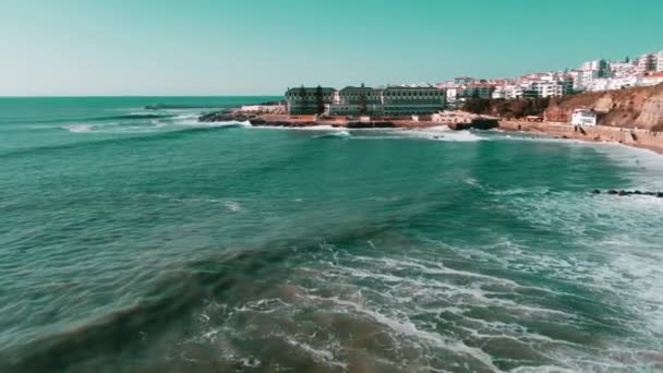 Tiro Cinematográfico Resort Distintivo Localizado Praia Sul Ericeira Portugal — Vídeo de Stock