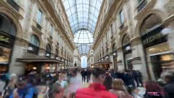 Turistas Hiperlapso Andando Dentro Famoso Centro Comercial Milão — Vídeo de Stock