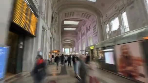 Неймовірний Гіперлапс Усередині Залізничного Вокзалу Мілані — стокове відео