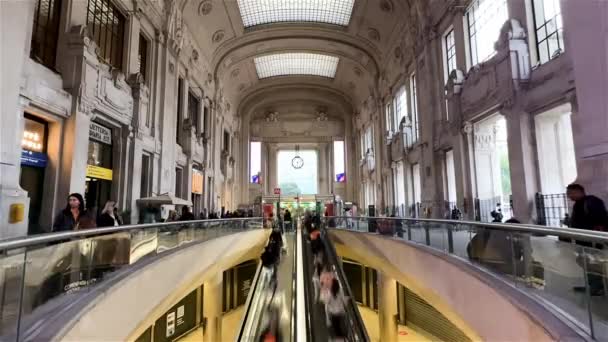 Timelapse Dentro Estação Trem Milano Centrale Milão Itália — Vídeo de Stock