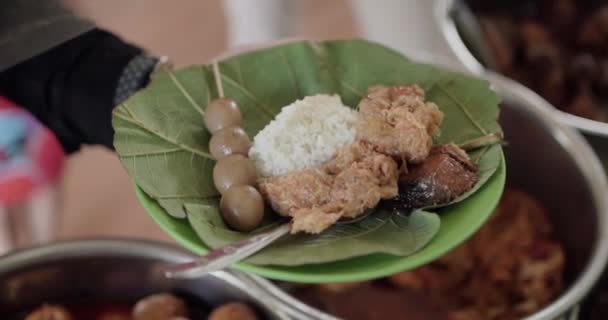 Nasi Jamblang Vagy Sega Jamblang Eredeti Cirebon Étel Hagyományos Rizstál — Stock videók