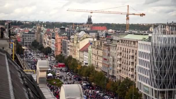 Wenceslas Meydanı Nda Çatıdan Prag Dan Kalabalıklar Var — Stok video