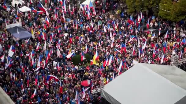 Εθνικιστική Διαμαρτυρία Τσέχικες Σημαίες Στην Πλατεία Wenceslas Στην Πράγα — Αρχείο Βίντεο