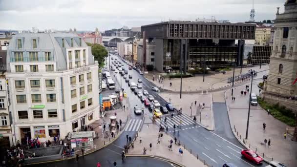 Nuovo Edificio Museale Nazionale Traffico Sulla Strada Della Magistrla Praga — Video Stock