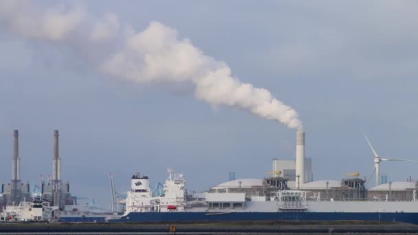 Large Commercial Ship Dock Chimney Emitting Steam Smoke Background Viewed — Stock Video