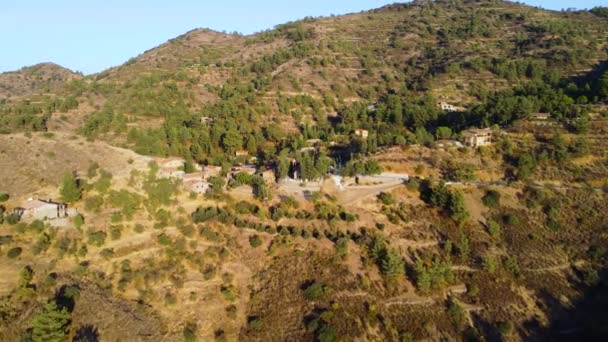 드론에는 전통적으로 버려진 마을인 피카르 피카르 니코시아 키프로스의 모습이 버려진 — 비디오