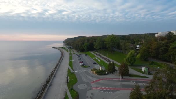 Sunrise Seaside Boulevard Gdynia Slightly Overcast Sky Individual Passers Strolling — Stock Video