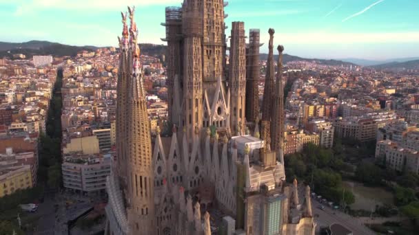 Barcelona Spanien Flygfoto Över Sagrada Familia Katedralen Ikoniska Katolska Landmärke — Stockvideo