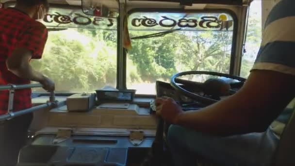 Conducción Autobús Sri Lanka Por Caminos Rurales — Vídeo de stock