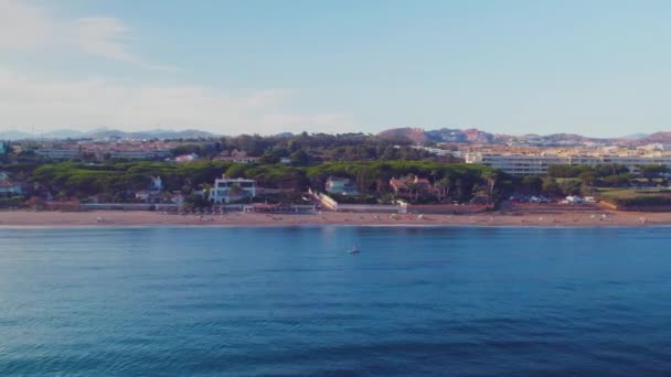Widok Lotu Ptaka Wybrzeże Mieszkalne Cabopino Marbella Południe Hiszpanii — Wideo stockowe