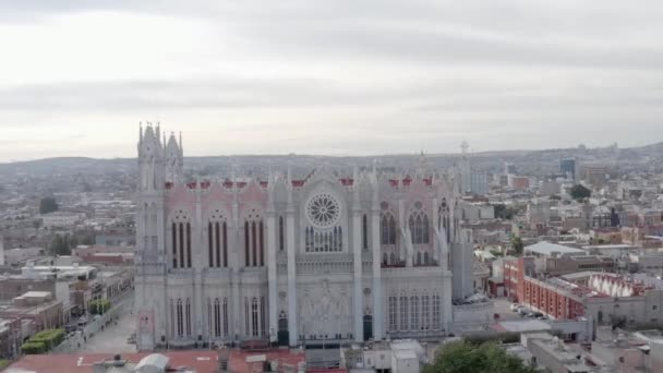教会とレオン グアナファトの美しい街のパノラマビュー ドローンビュー — ストック動画